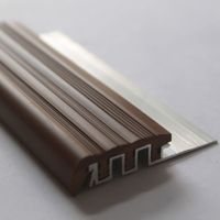 Rodopaso aluminio con antideslizante Tabaco x 2.40m