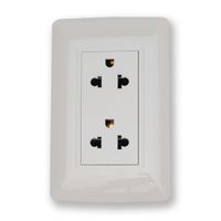 Tomacorriente Essential Doble Universal Blanco