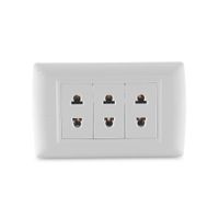 Tomacorriente Universal Triple Blanco Basic