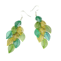 Aretes largos hojas verde