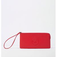 POUCH BAG EN CUERO GRABADO CON LOGO DE MARCA