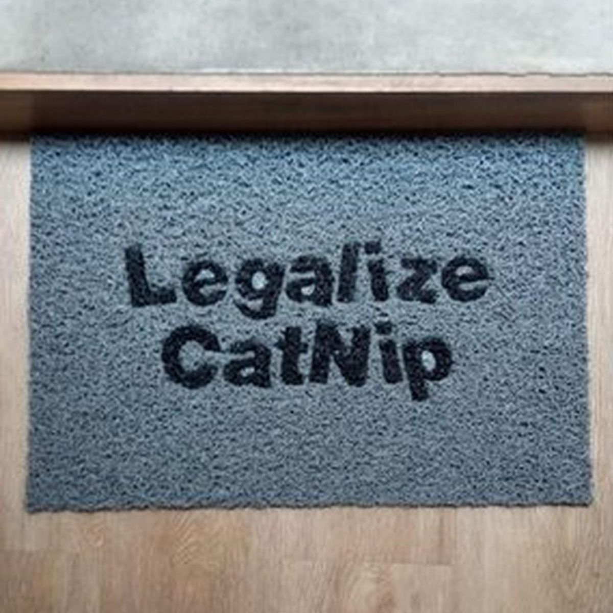 Tapete tipo NOMAD o Felpudo Atrapa Mugre Gris Legalize Catnip