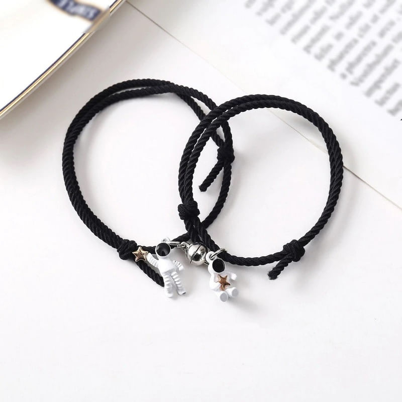Pulsera doble negra con imán astronautas para mejores amigos o parejas San Valentin