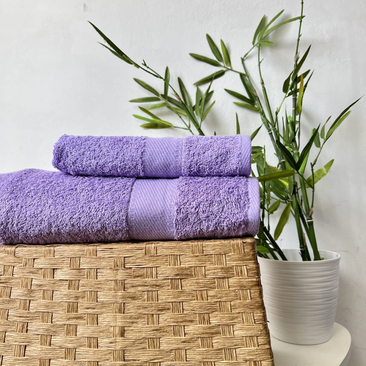 Toalla de baño 140 x 70 cm Lila de 560 Gr