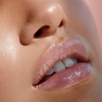 Suero Labial Voluminizador Makeup by Mario MoistureGlow 1 gr - Pink Glow