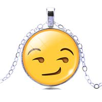 Collar redondo diseño emoji coqueto