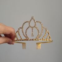 Corona tiara diadema dorada grande cumpleaños quinceañero novia fiesta princesa modelo Valiente
