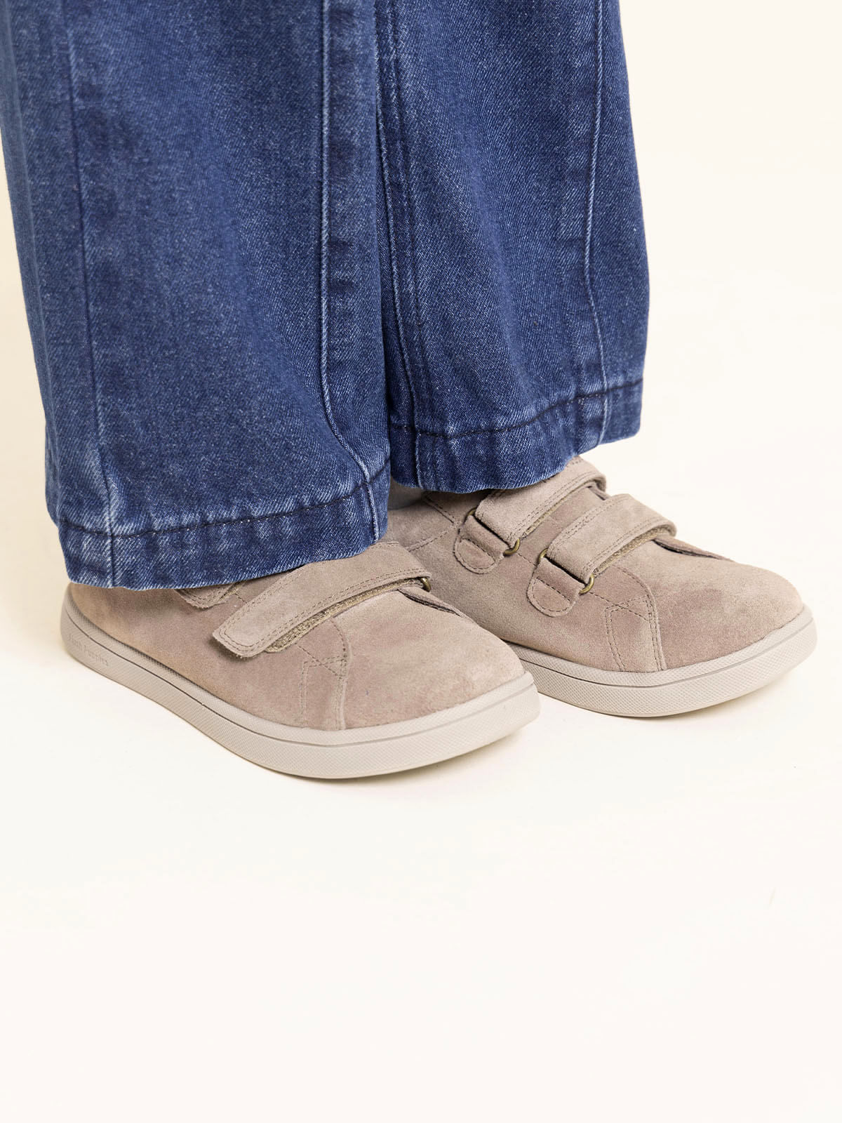 ZAPATILLA PARA NIÑA CUERO HOBART BEIGE HUSH PUPPIES