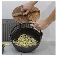 OLLA DE HIERRO FUNDIDO CON TAPA DE MADERA WAYU 25 CM DE DIAMETRO