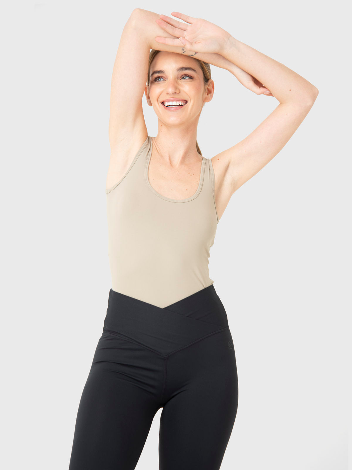 Polo Sin Mangas Para Mujer Tank Seamless Beige Bsoul