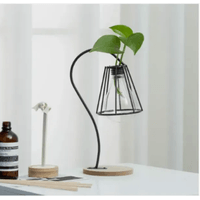 Soporte Decorativo Alto Para Sala  De Lampara Negro