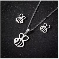 Set collar y aretes abeja plateado