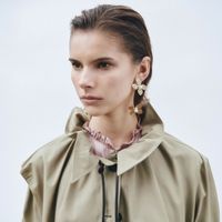 Aretes Mujer Sfera Lagrima Anti Sanqd Oro