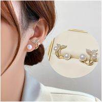 Aretes Dorados de Perla para Mujer Cola de Sirena con Brillo Joyería