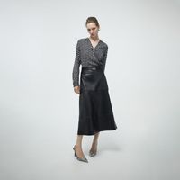 Blusa Mujer Sfera Fluida Estampada Negro
