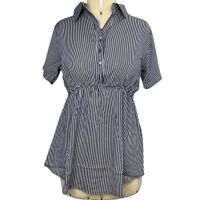 Blusa de tela con cuello de vestir con pita atrás de rayas s/m