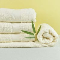 Toalla mediana 120 x 60 cm Crema de 450 Gr