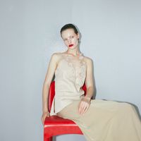 Collar Mujer Sfera Petalos Textil Nude