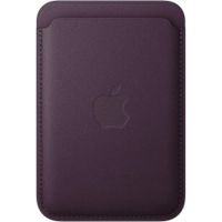 Apple Cartera iPhone MagSafe FineWoven - Blackberry, soporta hasta tres tarjetas, seguro para tarjet