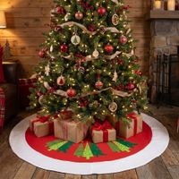 Pie de Árbol Rojo Bordado 100cm - Encanto Clásico