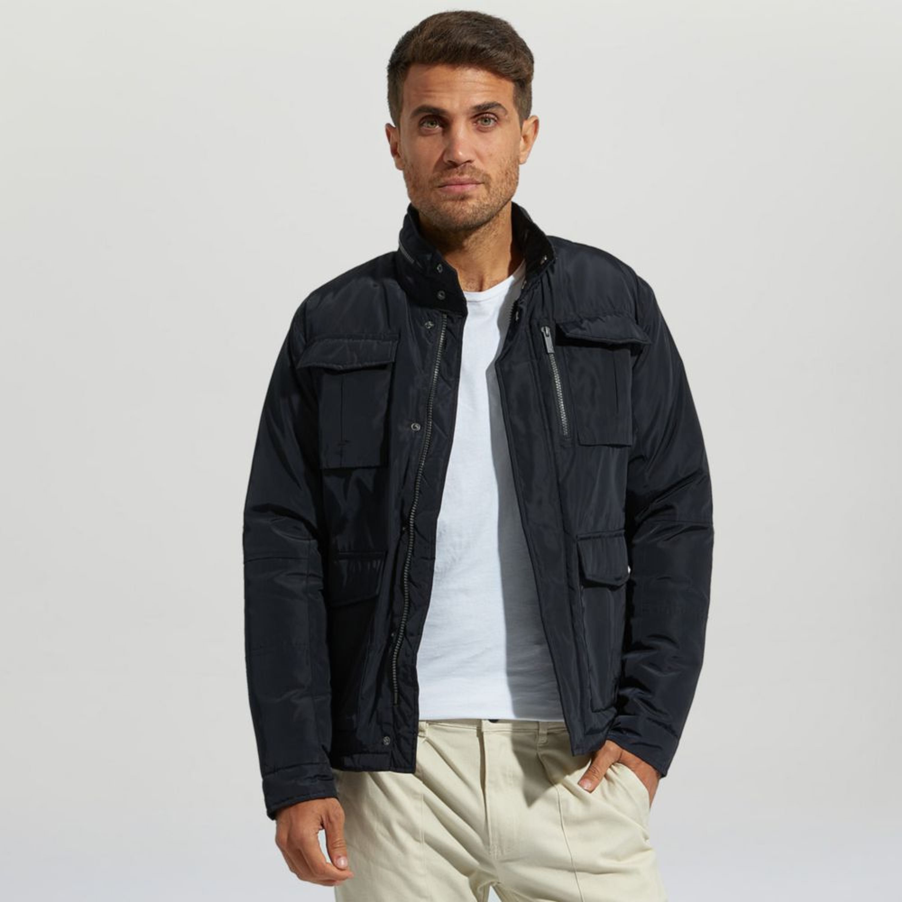Casaca Con Relleno Y 4 Bolsillos Hombre Negro - Shopstar