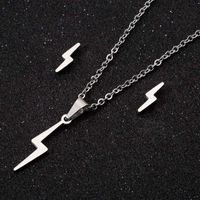 Set collar y aretes rayo plateado